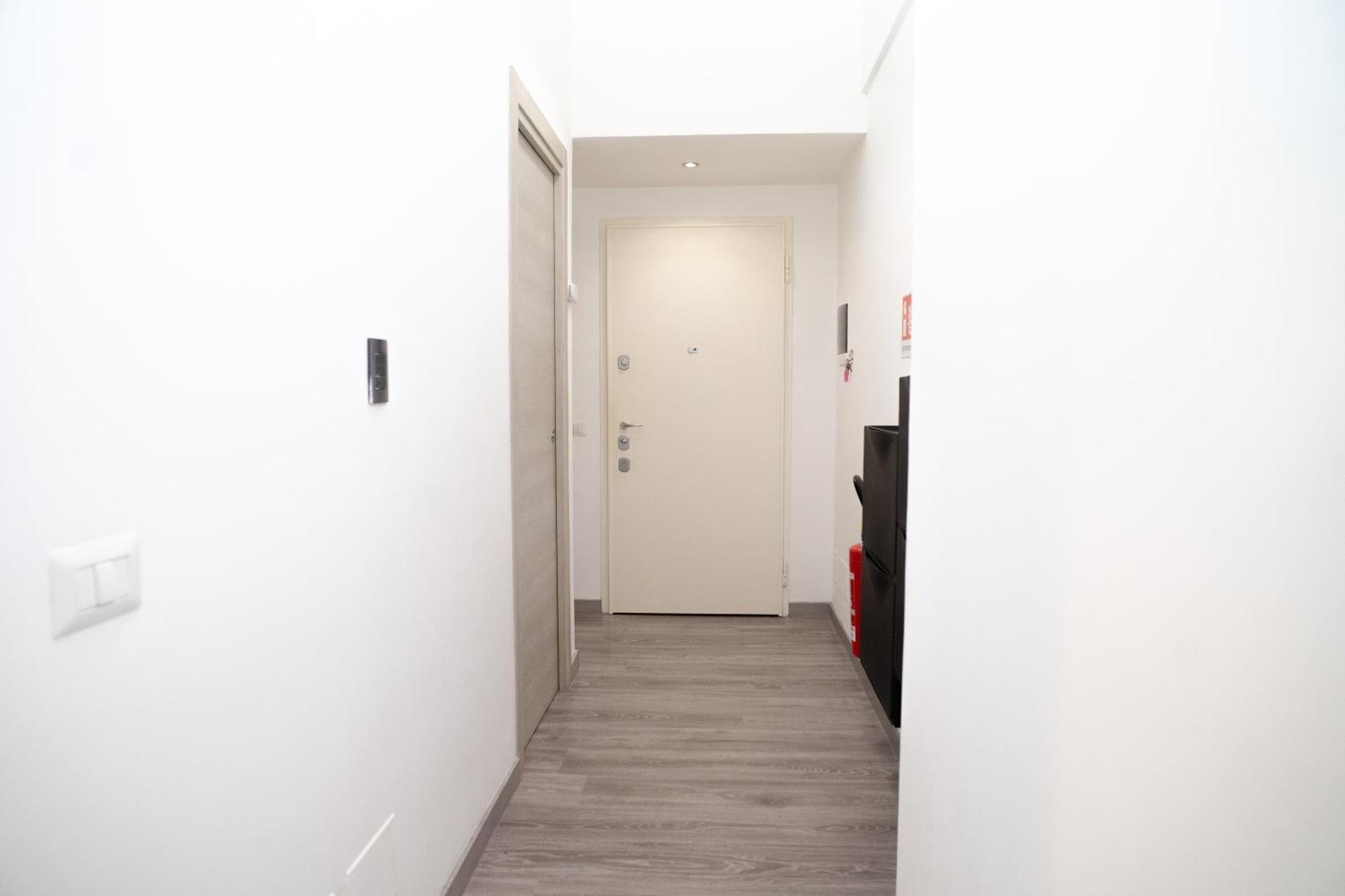 Led, Comfort And Style Just A Few Minutes From The Colosseum Appartamento Roma